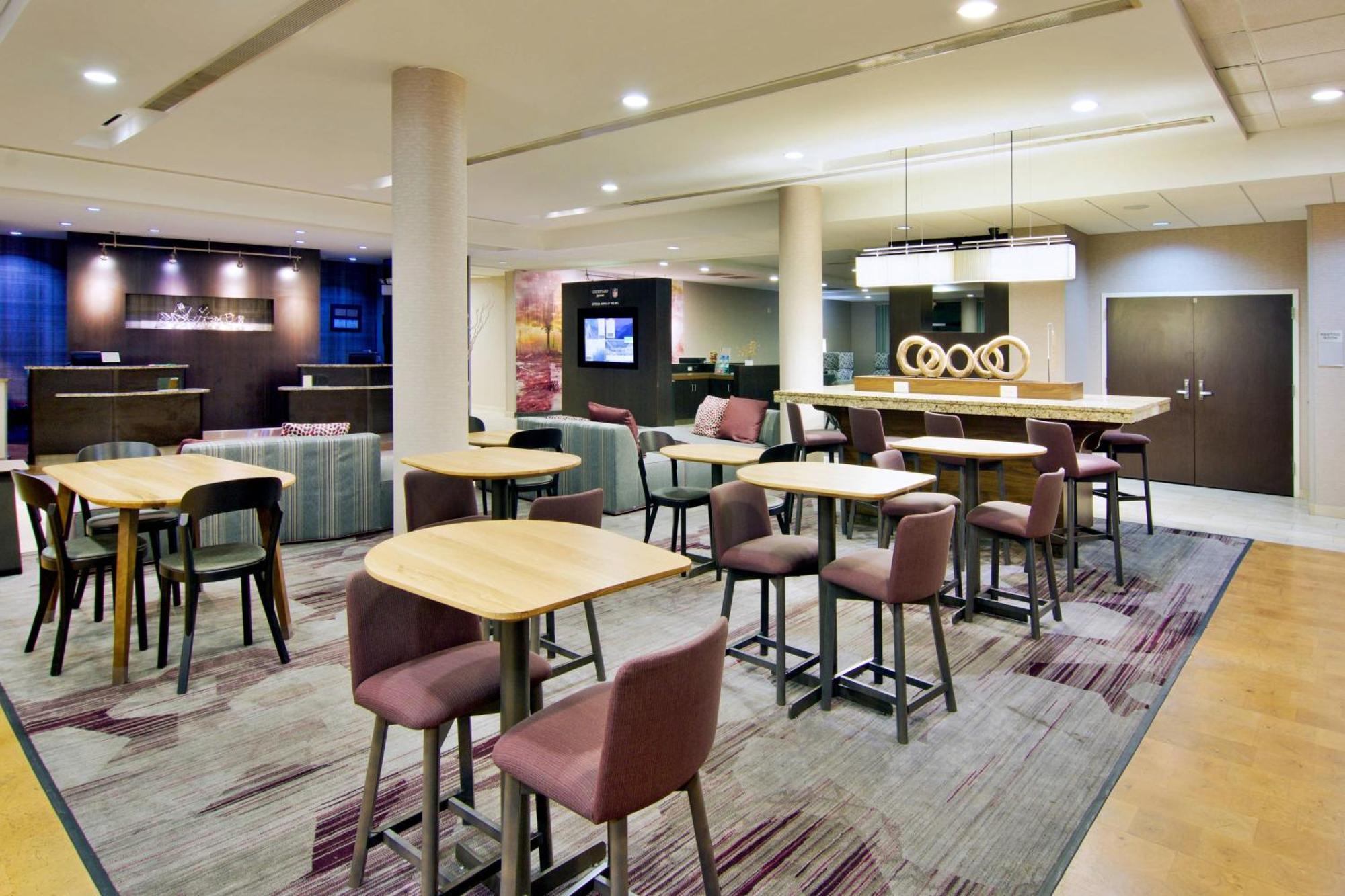 Courtyard By Marriott Clarksville Buitenkant foto
