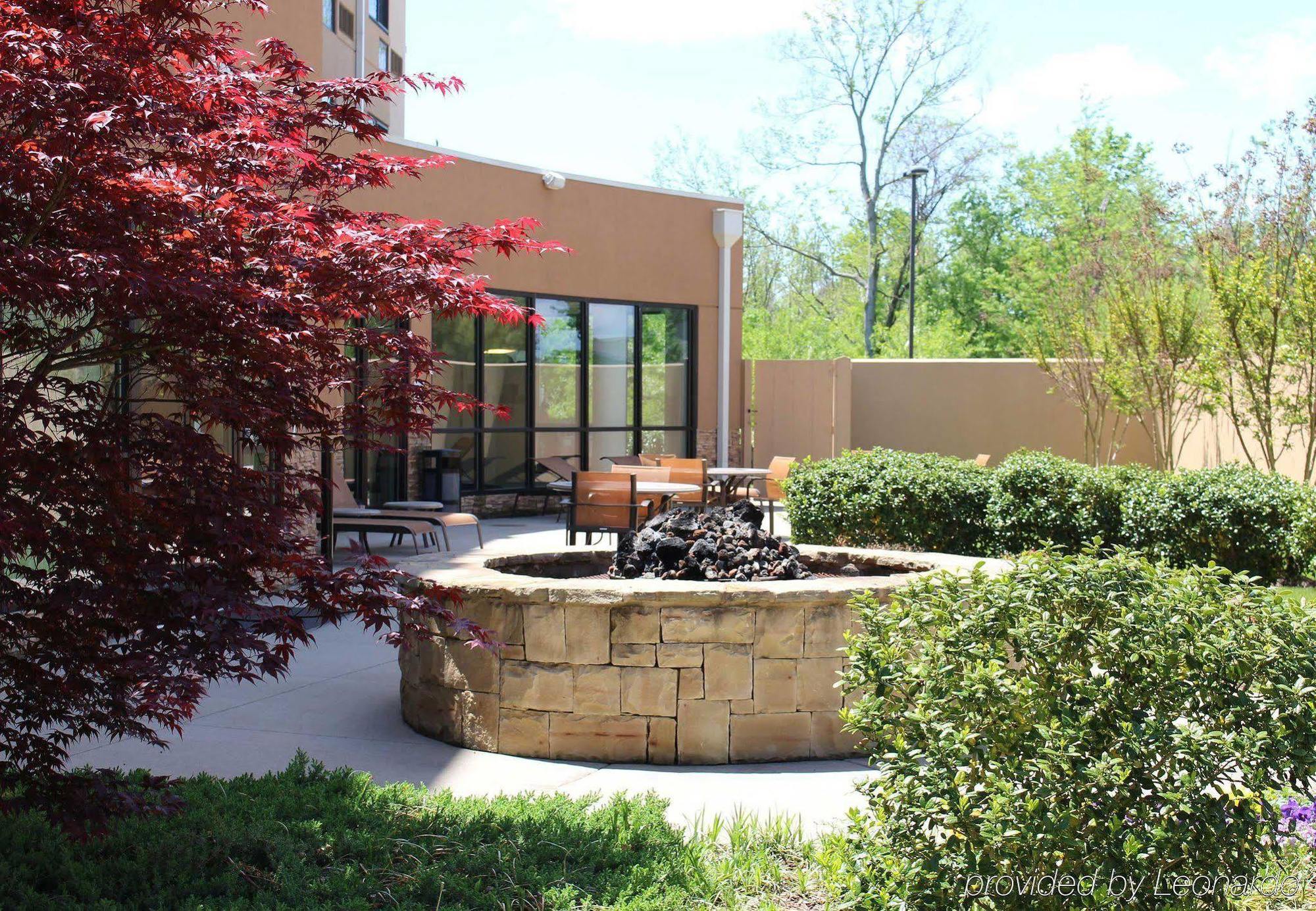 Courtyard By Marriott Clarksville Buitenkant foto