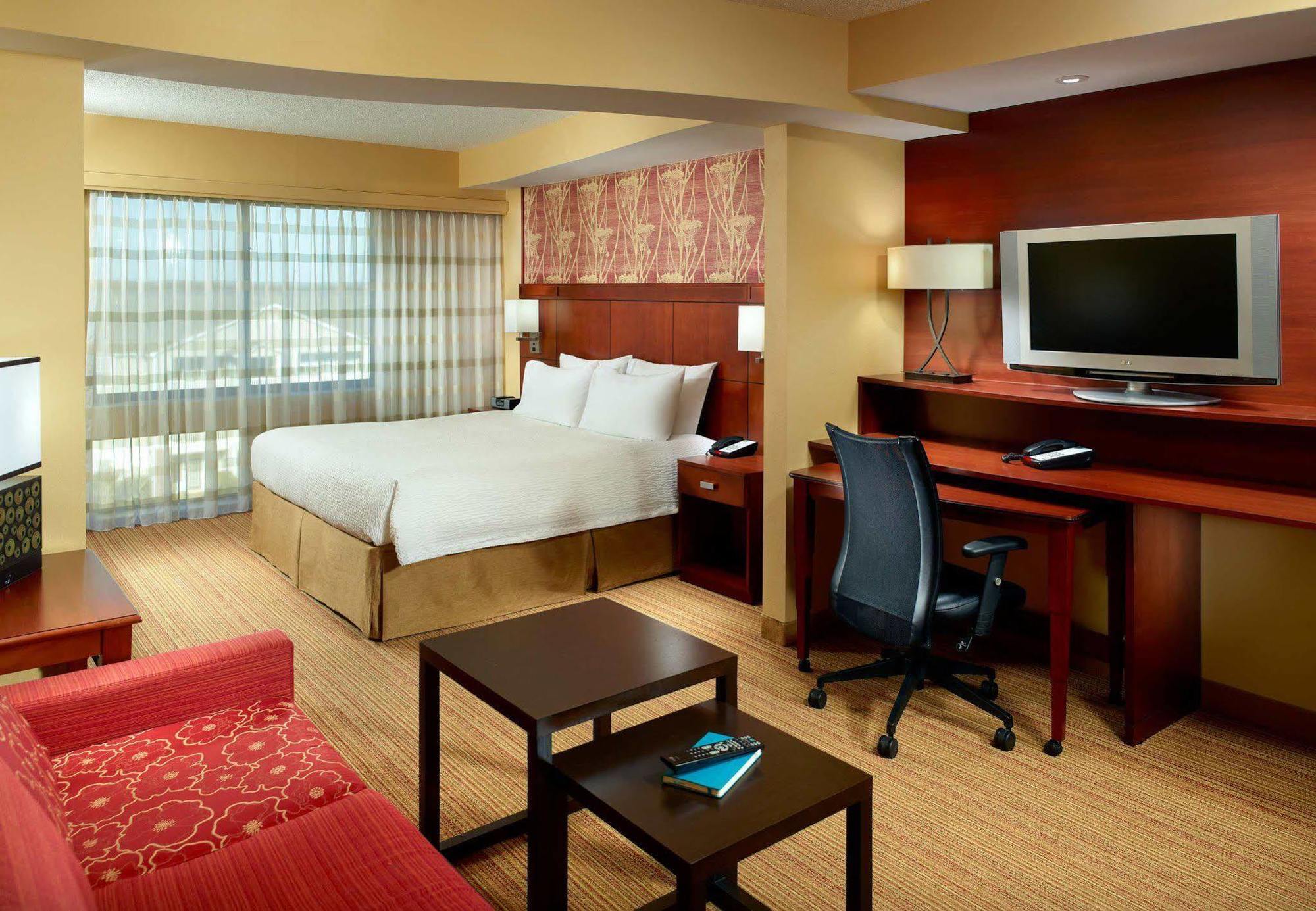 Courtyard By Marriott Clarksville Buitenkant foto